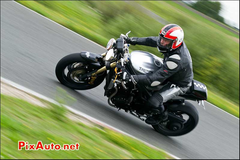 moto triumph iron bikers circuit carole