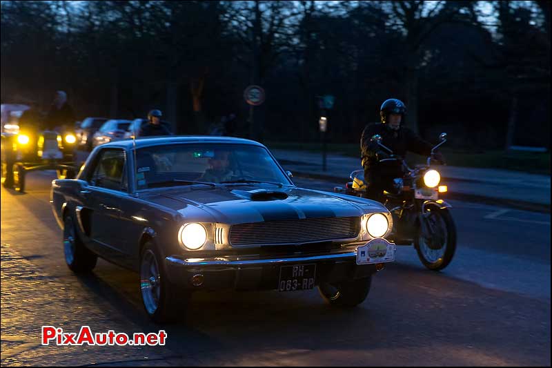 15e Traversee de Paris, Ford Mustang